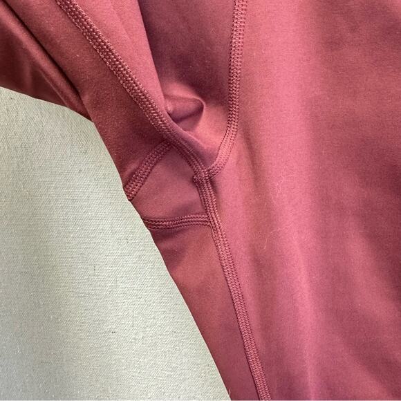 Girlfriend Collective compressive pocket crop legging in Plum size medium - Picture 11 of 14